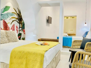 Gerani Deluxe Houses with Sea View