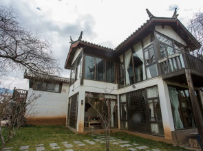 Yunzhong Baisha Lijiang Inn