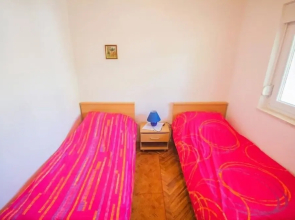 Teo - 8m From the sea & Parking - A1 Žuti