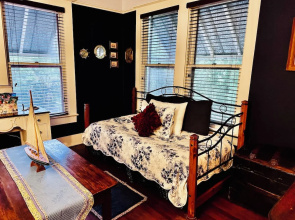 Grady House Bed & Breakfast