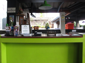 Lek House Hotel