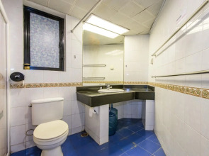 LeeHome Youth Hostel