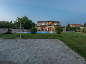 Picturesque Villa in Verteneglio With Pool