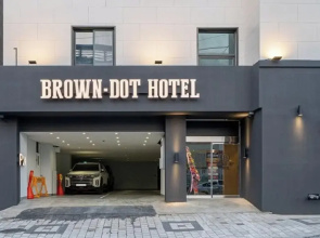 Brown Dot Hotel Gumi