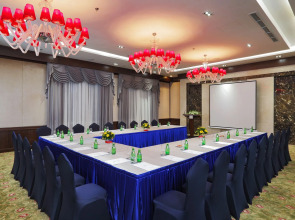 Central Palace Hotel