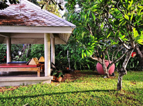 Baan Bayan Beachfront Hotel