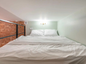 Метры в центре на Греческом проспекте 17