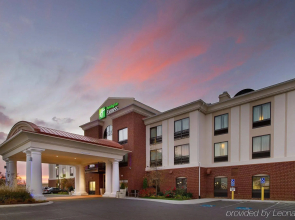 Holiday Inn Express Hotel & Suites Tullahoma by IHG
