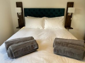 CH Apt 7 2bed in Bath