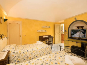 ILARY HOUSE luxury apartment in Positano