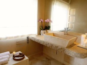 Baia de Bahas Residence