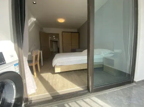 Milu Apartment (Shanghai Zhoupu Wanda Branch)