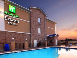 Holiday Inn Express Hotel & Suites Clarksville by IHG