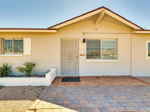 3 Mi to Dtwn Mesa: Home w/ Fenced Backyard!