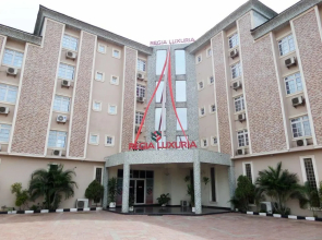 Regia Luxuria Hotel & Suites