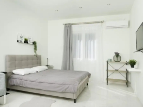 Bubbles Apartment- At002