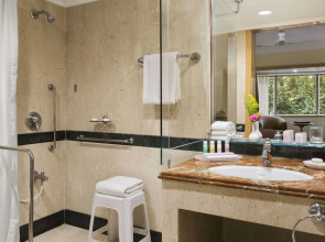 Ramada Plaza by Wyndham Palm Grove