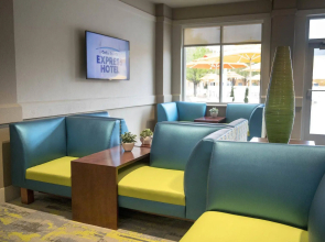 Cedar Point's Express Hotel