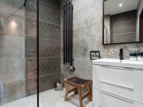 Stylish Modern Apartment in the Vicinity of the Vistula River Parking