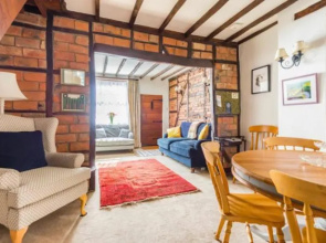 Sarah’s Cottage Taunton Town Centre