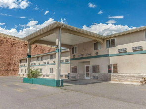 Quality Inn & Suites Salina National Forest Area
