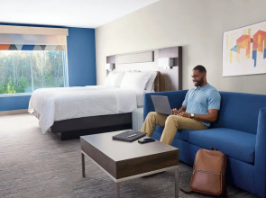 Holiday Inn Express & Suites DFW Airport Southwest - Euless