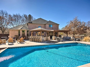 Luxe & Large Flower Mound Home on 1 Acre w/ Pond!