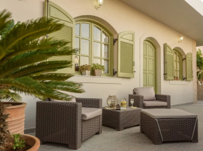 Tarsia Homes & Suites