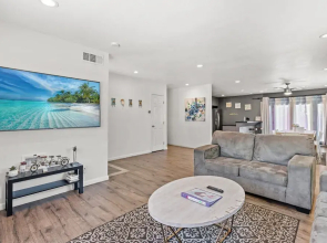 Spacious Family Friendly House in Central Location