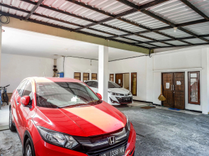 RedDoorz @ Kratonan Solo