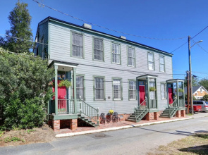 Gallery Stays - Spartina