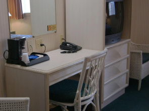 Meadow Court Inn