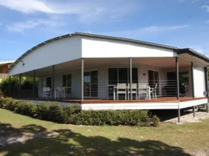 14 Zircon Street Centrally Located Family Home With Covered Deck Close To Patrolled Beach & Shops