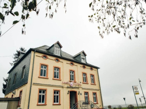 Landhotel Airport Inn