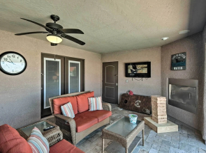 Pool, Hot Tub & Lake Views: Lake Havasu Home!