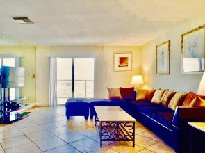 888 Convention Center 1 Bedroom Condos