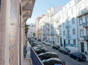 Her Majesty at Liverdade Avenue 1E