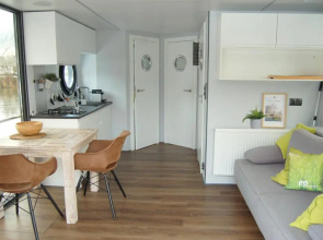 Hausboot greenpartment houseboathotel