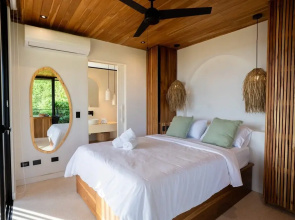 Chic 1BR Escape Breathtaking Balcony Views