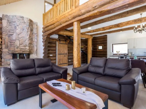 Awesome Caravan in Slunj with Hot Tub, WiFi & 2 Bedrooms