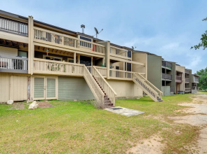 Lago Vista Golf Getaway w/ Decks + Pool Access!