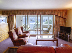 Loch Rannoch Red Deer Lodge 4