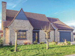 Nice Home in Lo-reninge With 6 Bedrooms, Jacuzzi and Wifi