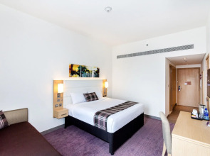 Отель Premier Inn Dubai Dragon Mart