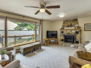 Family Retreat on Cross Lake: Boat, Swim & Relax!