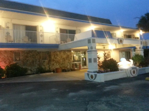 Island House Hotel