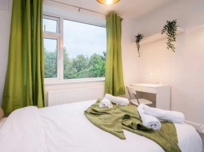 Michaelmas, Coventry - 2 Bed House Apartment