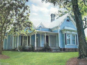 Adair Manor Bed& Breakfast
