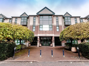 Infinity Apartments Metropolitan House 1