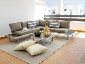 DJC - Modern 2 bedroom apartment close to beach